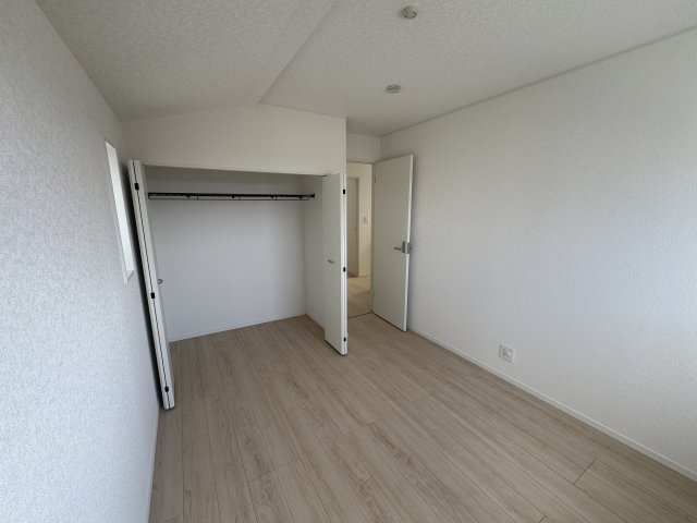 うるま市与那城屋慶名　第6（全4棟）1号棟の洋室|1号棟　洋室5.5帖＋CL付き♪（2階4部屋）