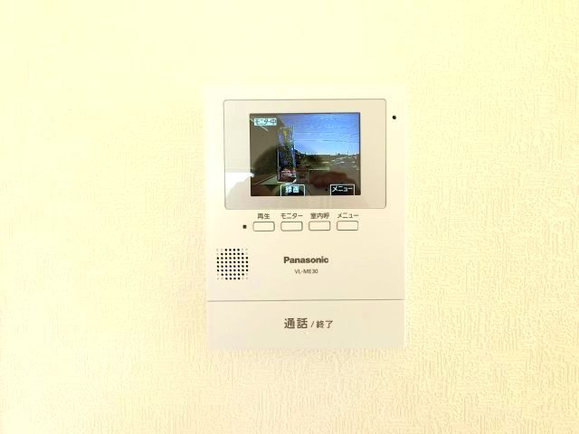 小城市三日月町久米第10　1号棟のその他|モニタ付きインターホンは来客を確認できます、小さなお子様や女性だけのお留守番でも安心です♪