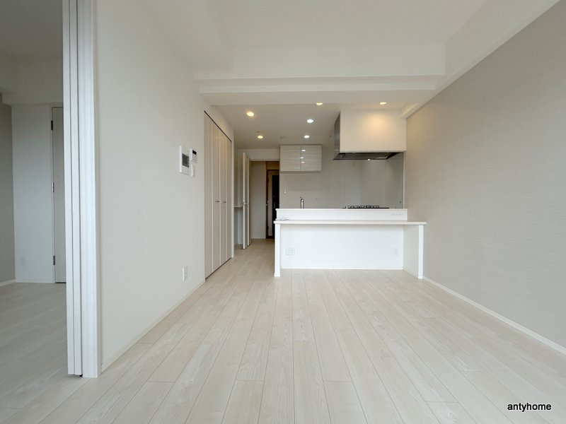 スプランディッド新大阪VIII　仲介手数料無料の居間・リビング
