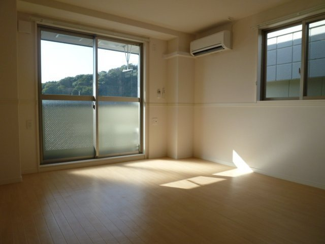 フェニックス スウィートの洋室|洋室