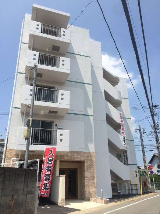 クロスヴィラ麦野の外観