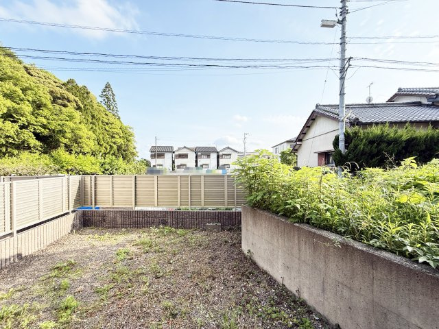 ファルカスⅡ A棟の庭