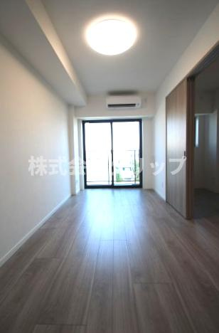 ベルシード野毛山公園の居間・リビング