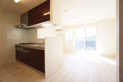 【居間・リビング】 | サニーハイム | ※同物件・反転タイプの写真です。