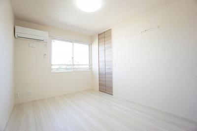 【洋室】 | サニーハイム | ※同物件・反転タイプの写真です。