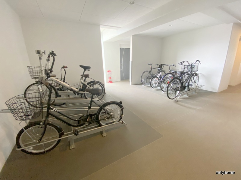 セレニテ心斎橋グランデ 仲介手数料無料の駐車場