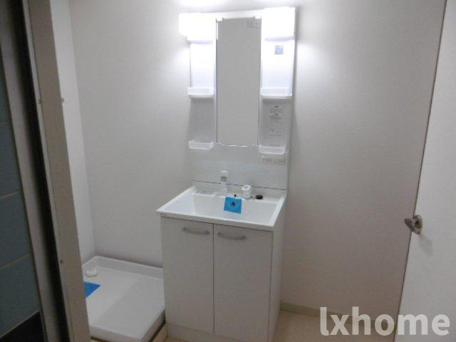 メゾンＳＫの洗面所|ゆったりとスペースのある洗面所