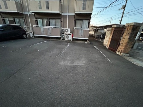 【駐車場】オゼットワールB 