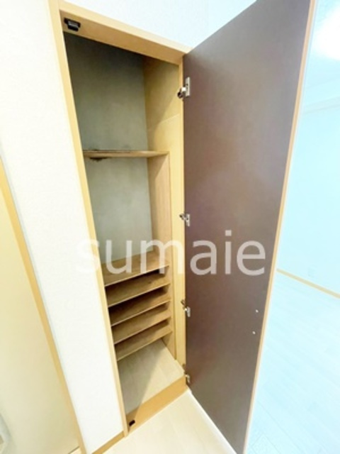 スターヒルズの玄関|シューズボックス付きです