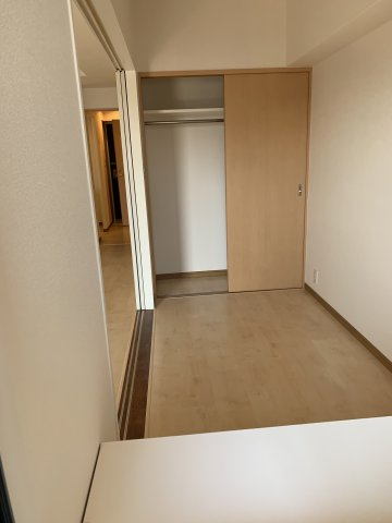 西新ﾃﾝｸﾞｯﾄﾞｼﾃｨ SAVOYの洋室|個人の部屋や寝室として使える洋室です