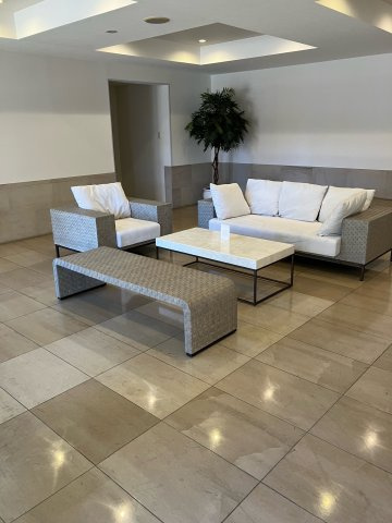 西新ﾃﾝｸﾞｯﾄﾞｼﾃｨ SAVOYのロビー|ゆとりのあるロビーです