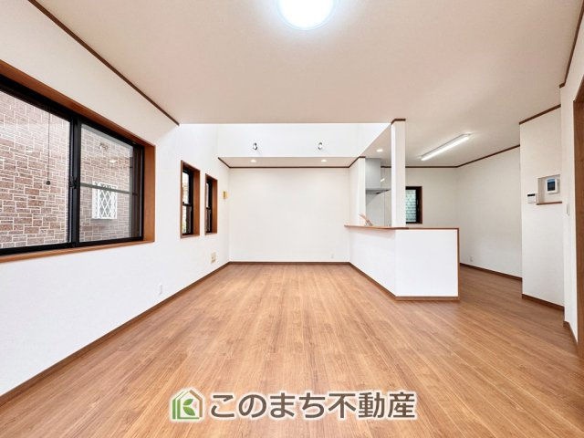 宇都宮市簗瀬３丁目再生住宅の居間・リビング|解放感たっぷりで明るいリビング！