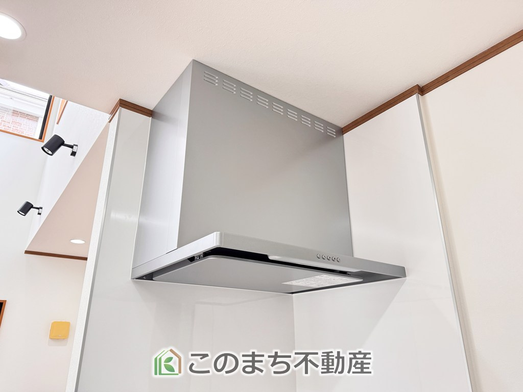 宇都宮市簗瀬３丁目再生住宅のキッチン|お料理の匂いもスッキリ♪シンプルデザインで掃除も簡単‼