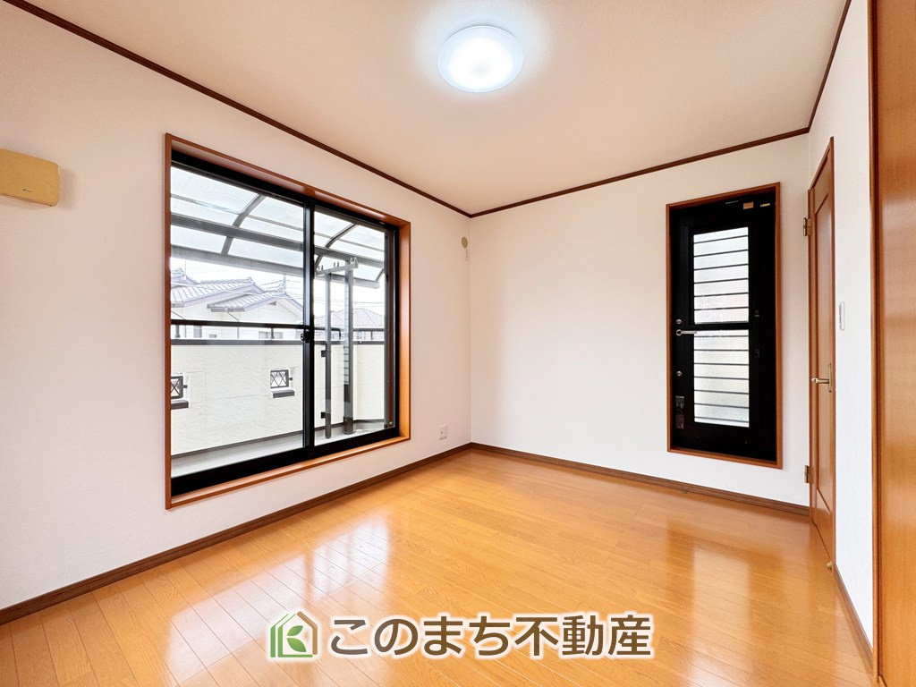 宇都宮市簗瀬３丁目再生住宅の洋室|南向きで陽当たりの良い洋室♪風通しもよく快適です☆