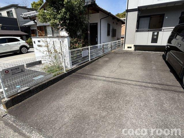 ヒルサイド駿河台の駐車場