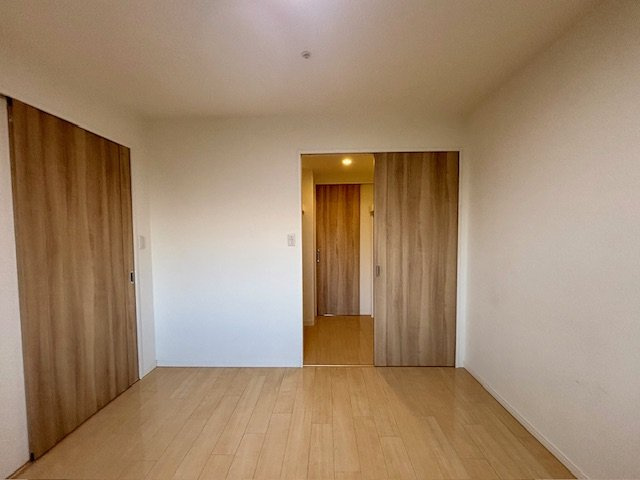 アルファステイツ国領の洋室