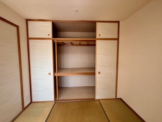 アルファステイツ国領の和室|和室ならではの大きな押し入れです。