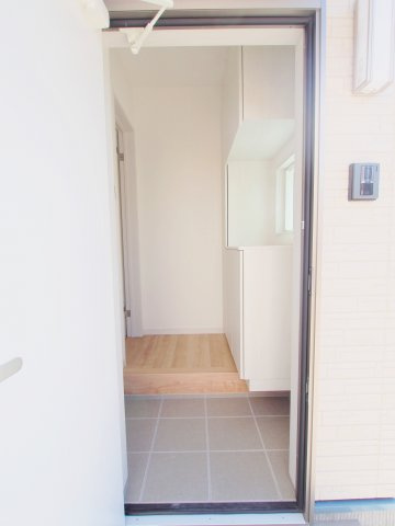 リベラル弐番館の玄関