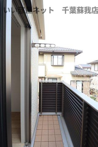 オリーブの木のバルコニー|お洗濯にも便利なバルコニー付き