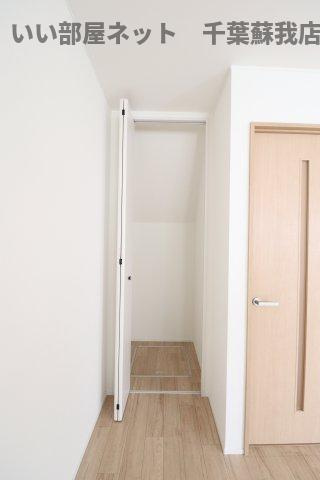 オリーブの木の収納|収納スペース豊富です