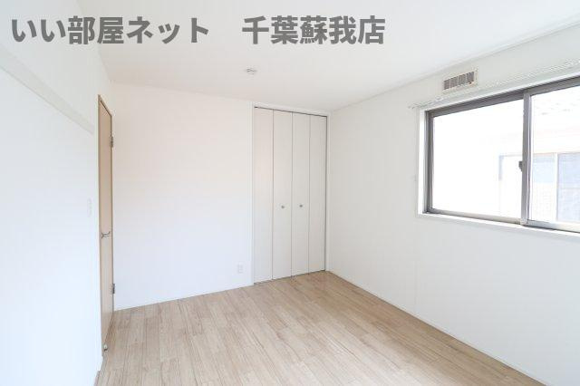 オリーブの木の洋室|スタンダードな洋室です