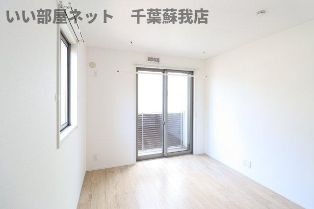 オリーブの木の洋室|個人の部屋や寝室として使える洋室です