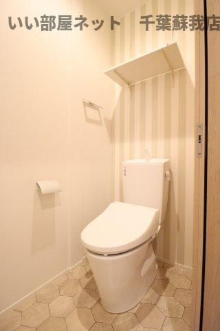 オリーブの木のトイレ|ゆったりとした空間のトイレです