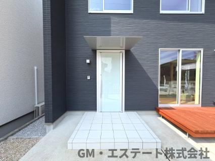 宮崎市清武町今泉甲　中古住宅（未入居）の玄関