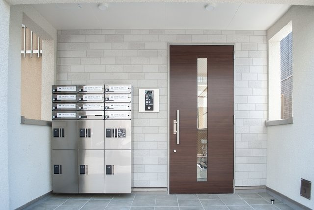 西東京市柳沢５丁目のアパートのエントランス