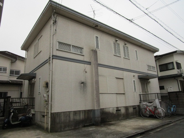 田中テラスハウスの外観|１フロア２世帯のテラスハウス
