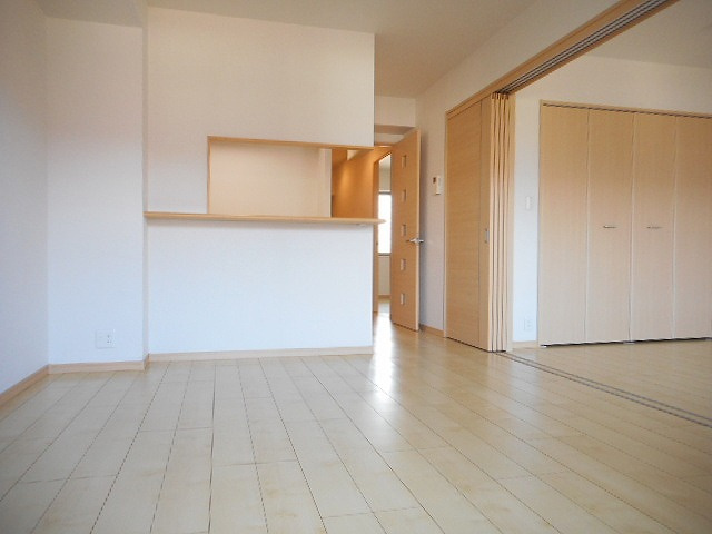 三鷹市牟礼７丁目の賃貸マンションの居間・リビング