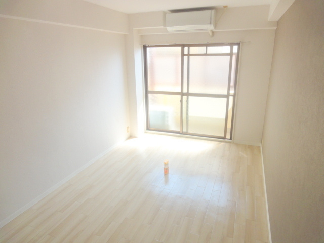 サンピエール宝塚の居間・リビング