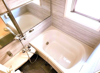 【浴室】 | 若林2丁目戸建 | ＊室内写真の家具・家電は CG 加工により消去しています。 