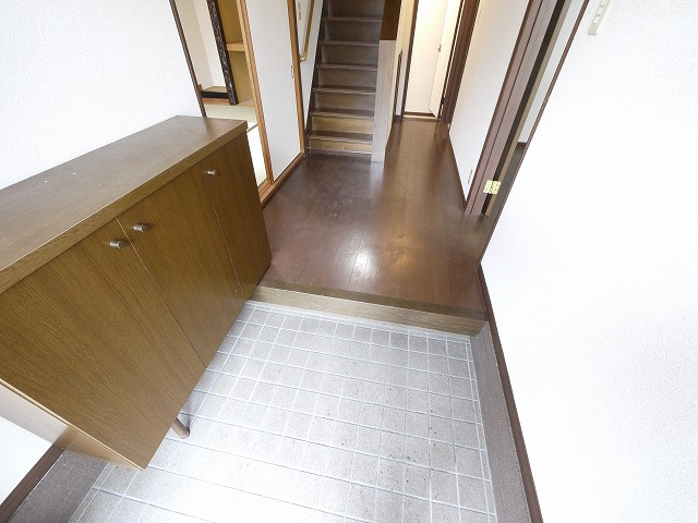 天理市柳本町戸建（39-20）の玄関