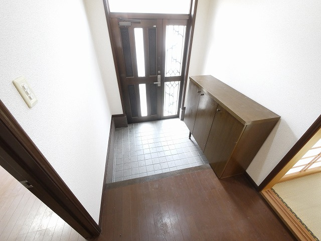 天理市柳本町戸建（39-20）の玄関