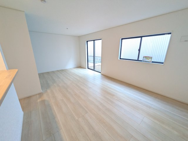 常総市水海道天満町第3　新築戸建の居間・リビング