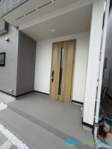 平塚市南原2丁目　新築戸建　全6棟6号棟の玄関