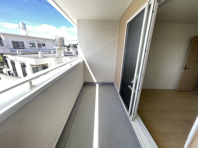 沖縄市泡瀬（全3棟）3号棟のバルコニー|※同仕様写真です　