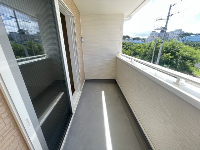 沖縄市泡瀬（全3棟）3号棟のバルコニー|※同仕様写真です　