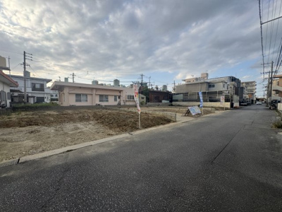 【前面道路含む現地写真】 | 沖縄市泡瀬（全3棟）3号棟 | ※東側6m道路♪