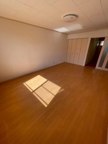 ロワール松原の洋室