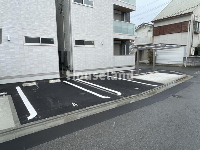 D-Luce黒田-WEST(ディールーチェ)の駐車場