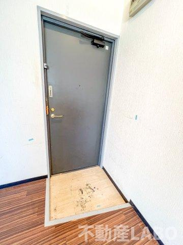 ロジェほりのの玄関