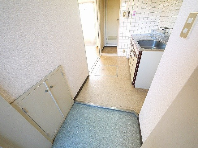 サニーハイツ（大宮町１丁目）の玄関|ゆったりとした玄関です