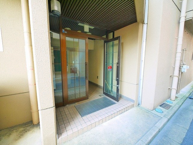 サニーハイツ（大宮町１丁目）のその他共用部分|建物の入り口です