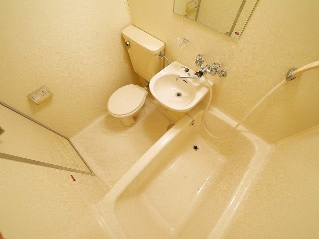 サニーハイツ（大宮町１丁目）の浴室|ゆったり過ごせるお風呂です