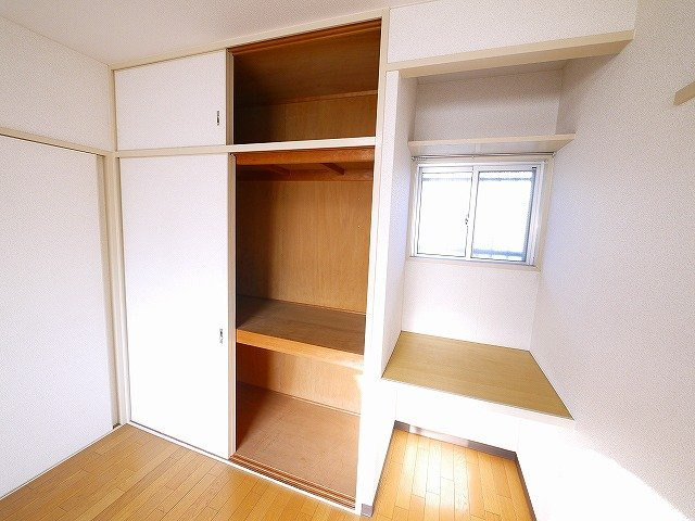 サニーハイツ（大宮町１丁目）の収納|たっぷりとした収納スペースです
