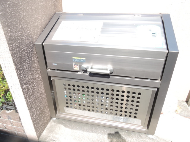 リーヴァ・ロッシュのその他共用部分|敷地内ゴミ置き場