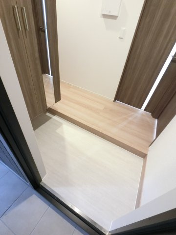D-ROOM若草の玄関