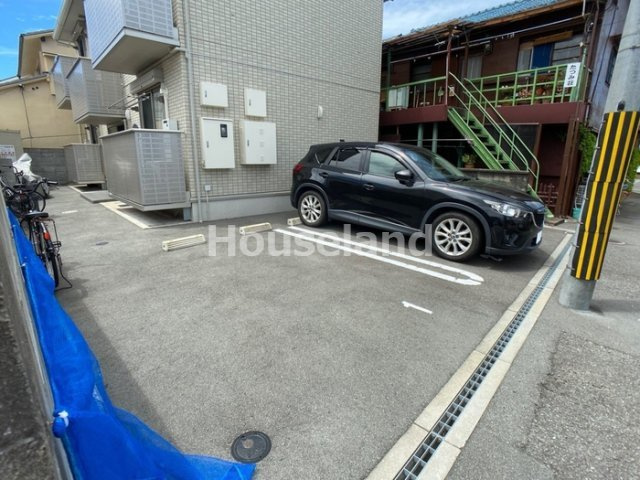 D-room塩屋の駐車場